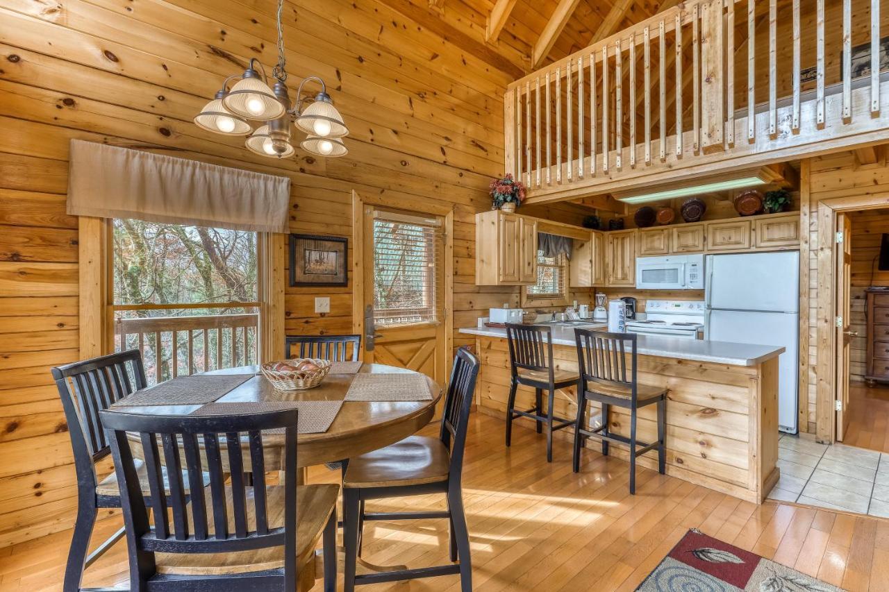 Villa Affair Of The Heart à Pigeon Forge Extérieur photo