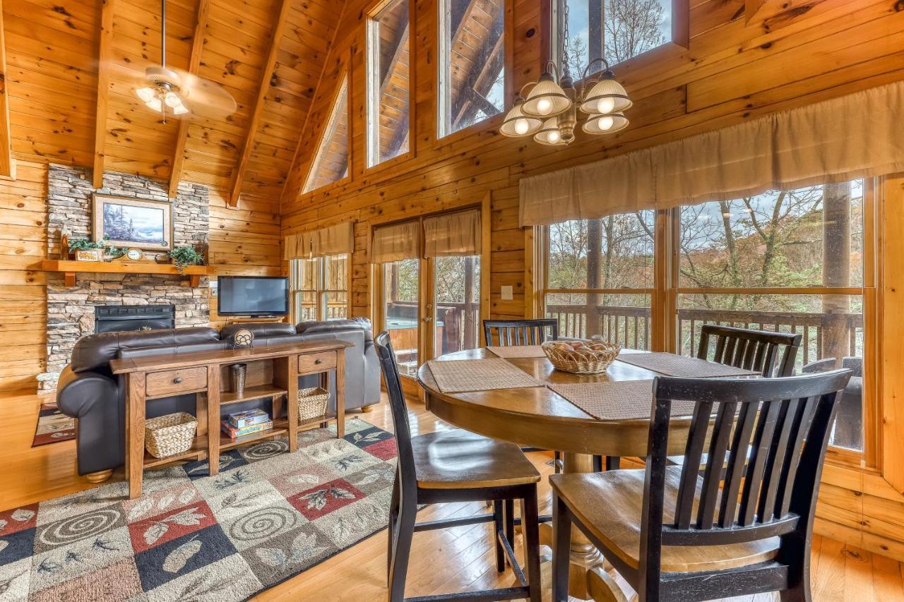 Villa Affair Of The Heart à Pigeon Forge Extérieur photo